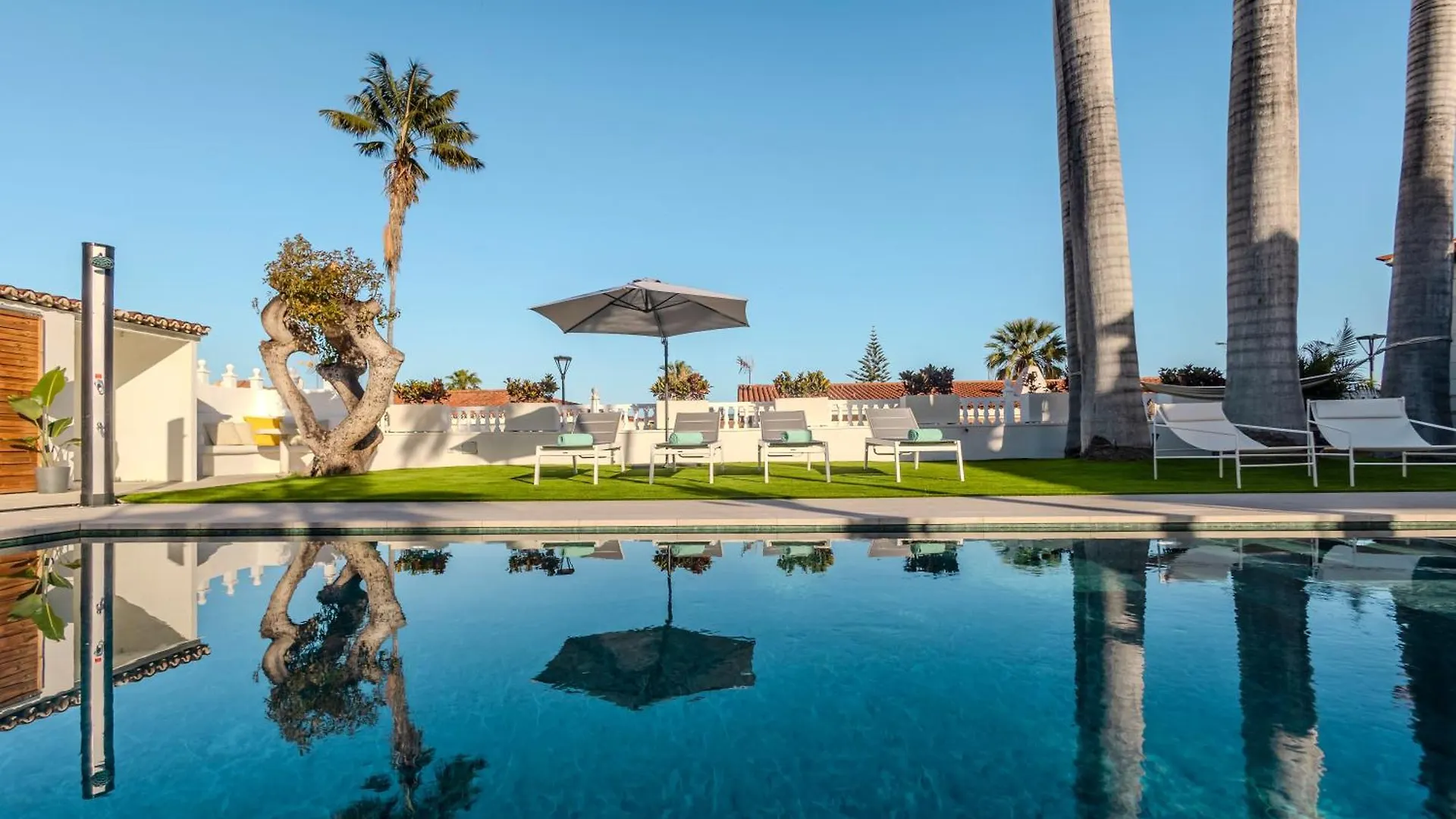 Kontakt z Luxury Villa Teide View, Heated Pool, Sauna & Golf