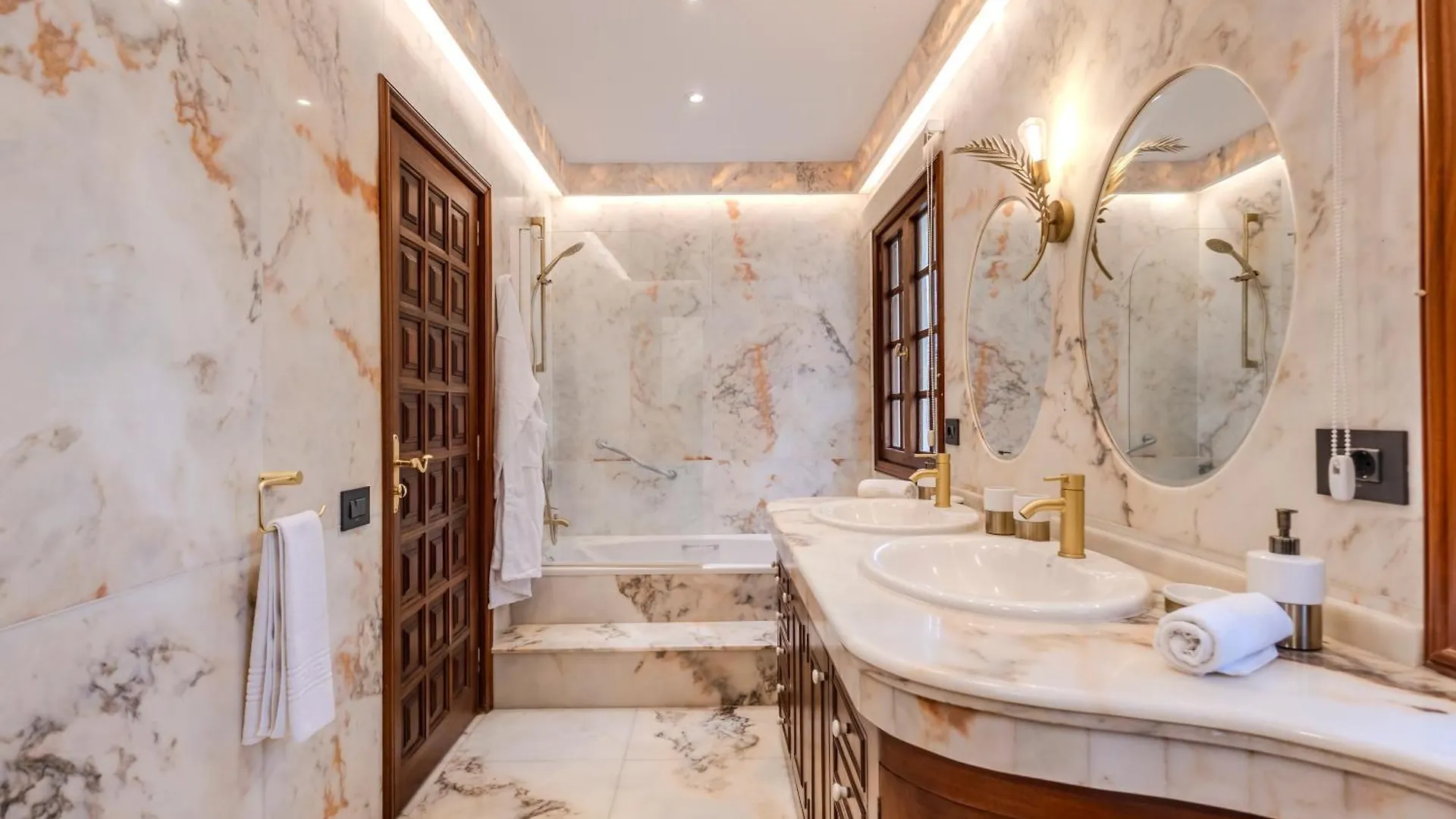 Chalet Luxury Villa Teide View, Heated Pool, Sauna & Golf Puerto de la Cruz