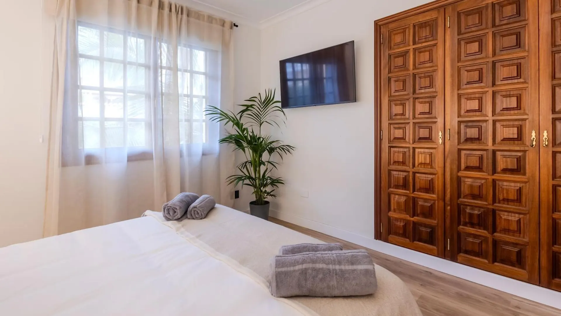 Luxury Villa Teide View, Heated Pool, Sauna & Golf Puerto de la Cruz  Puerto de la Cruz (Tenerife)